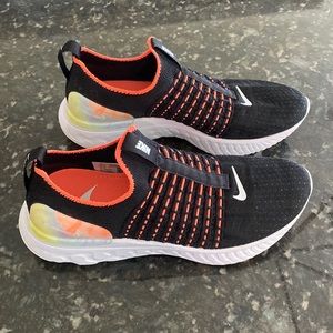 Nike Women React Phantom Run Flyknit 2 Bright Mango Black